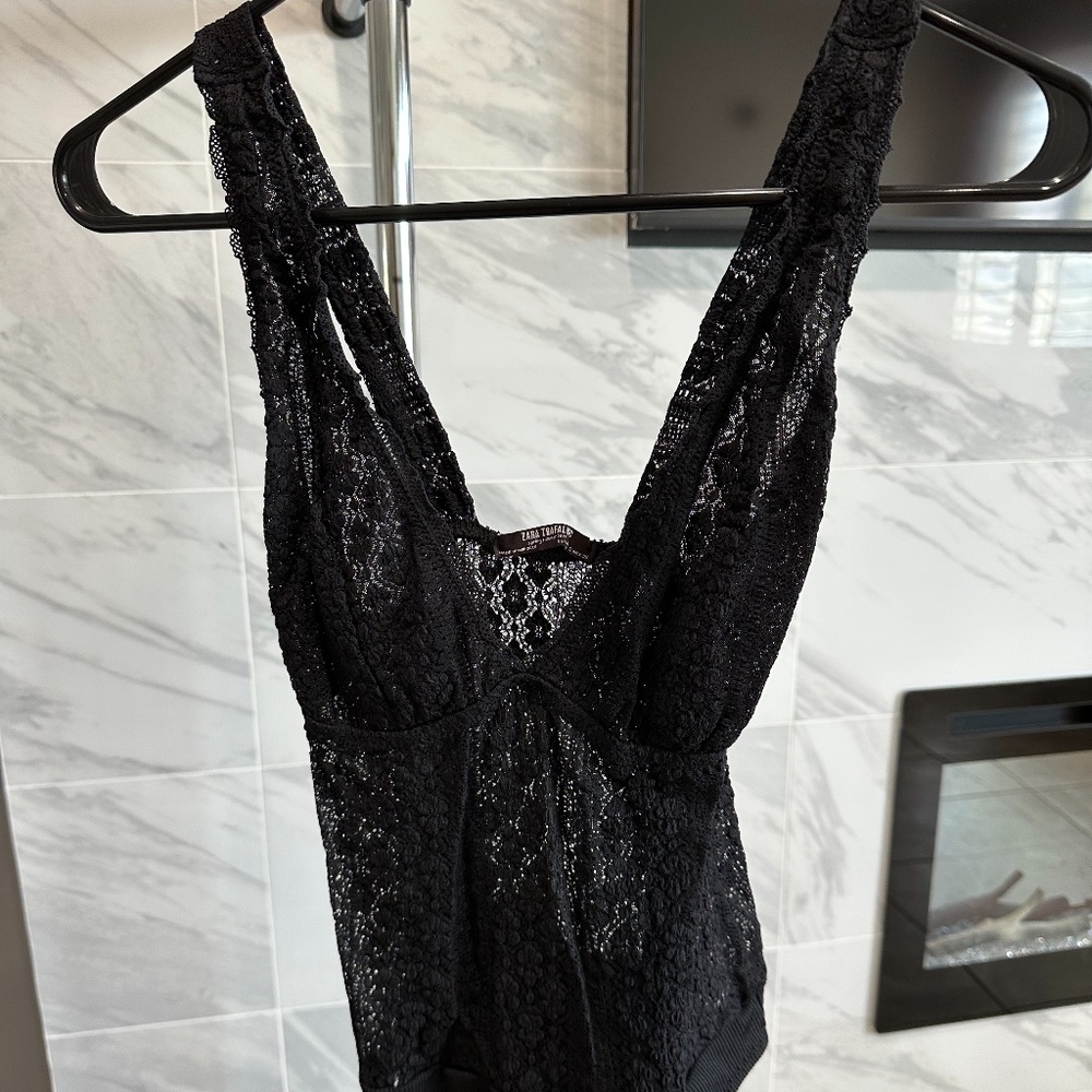Black ZARA bodysuit woman’s small